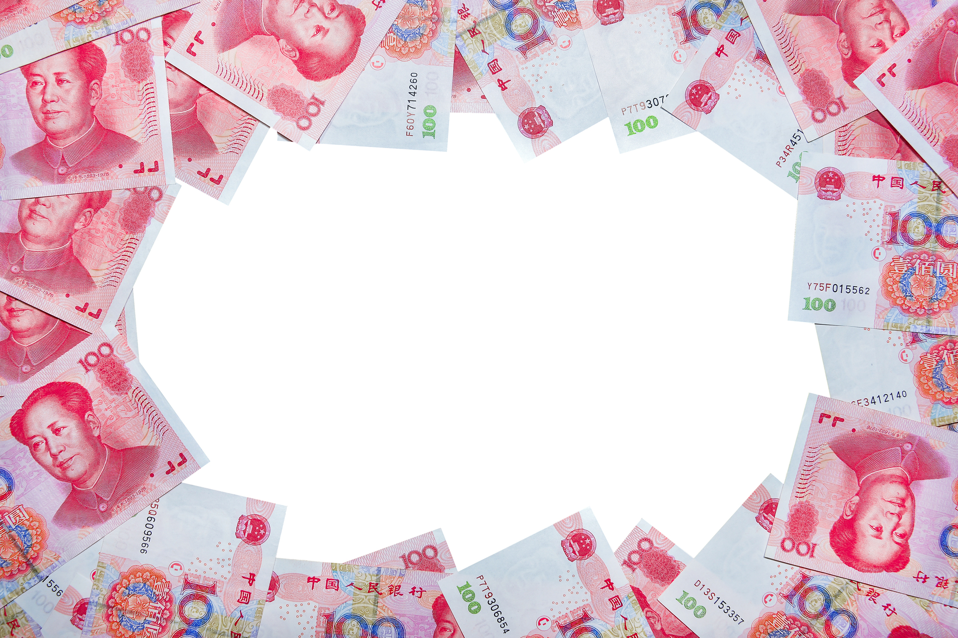 Chińskie banknoty ułożone w okrąg na białym tle